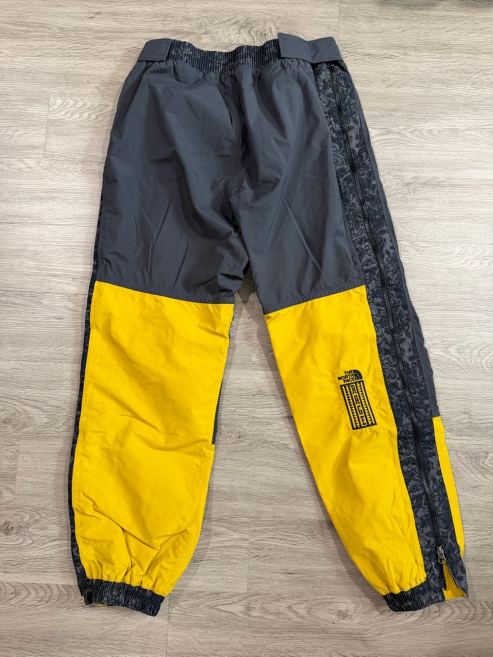 The North Face ’94 RAGE Durable Rain Pant Unisex Yellow Black - Picture 7 of 8